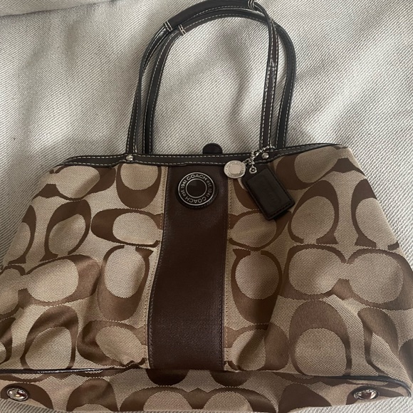 Coach Signature Canvas Purse - Picture 3 of 8